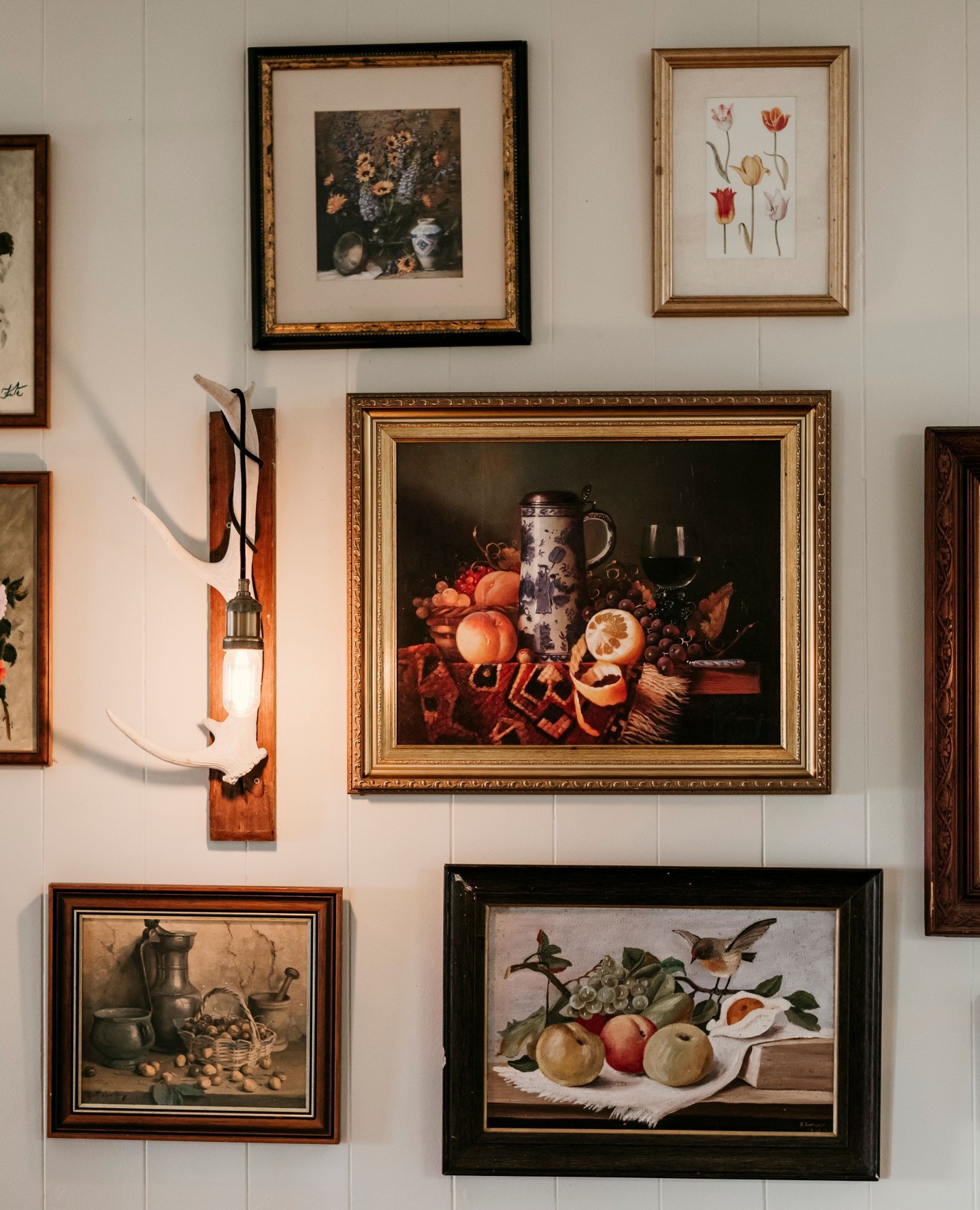 The food may bring people through the door, but it's the details that make them want to stay.⁠
⁠
From the artwork lining the walls to the gardens beyond the windows, every piece adds to the story of Potager and the experience we've created here in Carool.⁠
⁠
🎨🌿⁠
⁠
#Potager #PaddockToPlate #NorthernRiversDining⁠