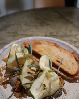 Duck liver pâté, done the Potager way.
Silky duck liver pâté with apple, elderflower, crispy duck skin and crisps — a dish layered with richness, freshness and crunch.
A beautiful balance of flavour and texture from the first bite to the last.
#Potager #PotagerAKitchenGarden #PaddockToPlate #NorthernRiversFood #TheTweed #DestinationDining